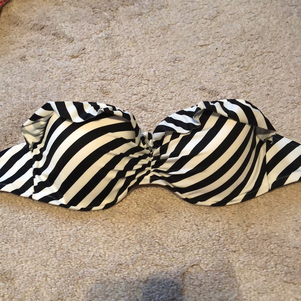Victoria’s Secret strapless bikini top